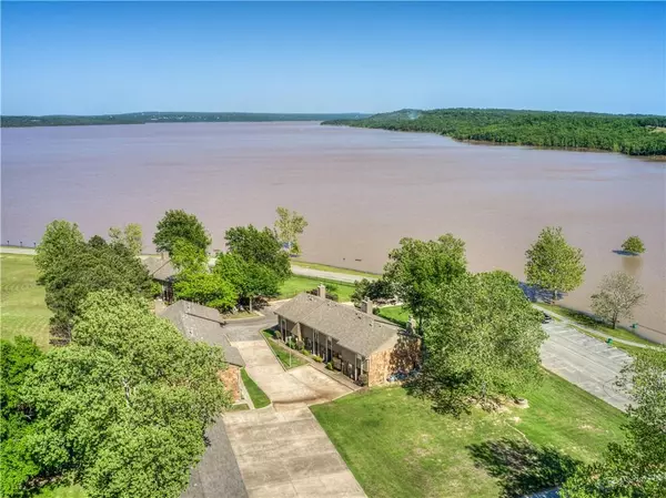 7018 Lakeshore Drive, Eufaula, OK 74432