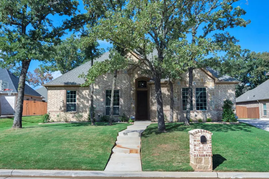 1517 Sea Breeze Lane, Azle, TX 76020