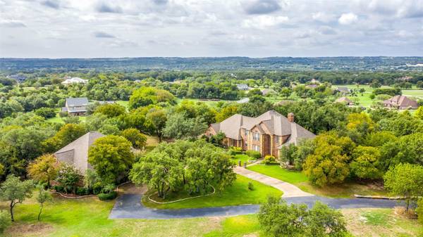 203 Rodeo Drive, Azle, TX 76020