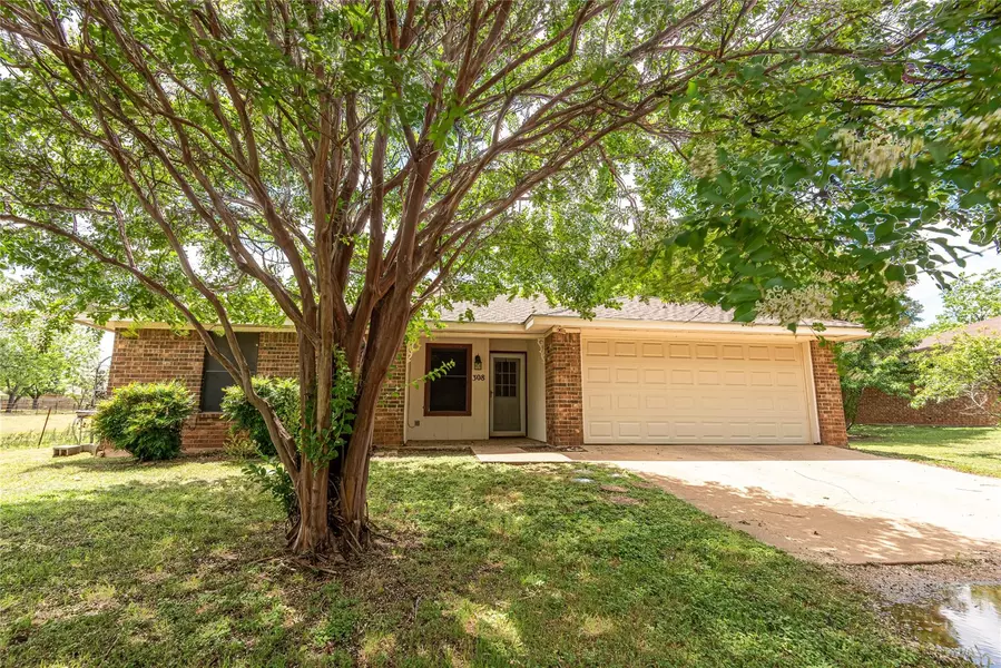 308 Hickory Lane, Weatherford, TX 76086