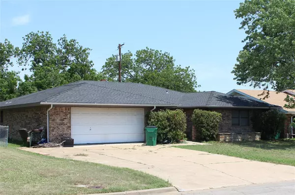 203 Sharp Drive, Stephenville, TX 76401