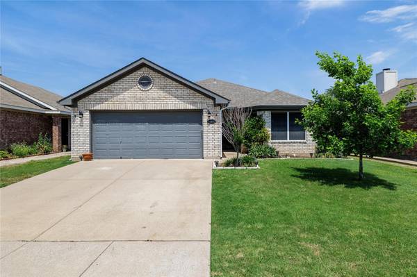 10452 Fossil Hill Drive, Fort Worth, TX 76131