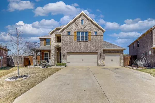 901 Albany Drive, Fort Worth, TX 76131