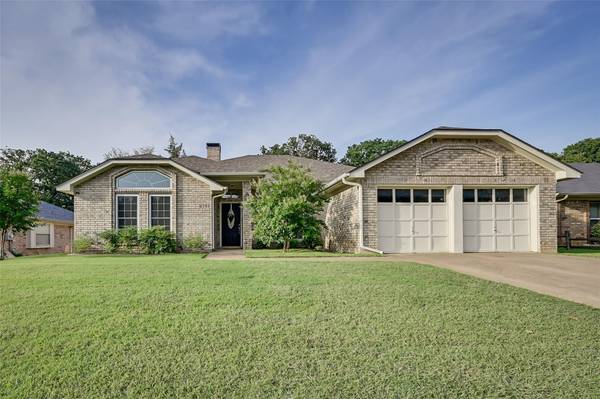 2203 Eva Lane, Euless, TX 76040