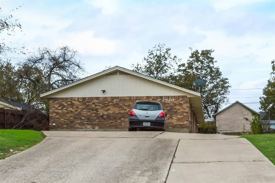 2920 Hanger Avenue, Fort Worth, TX 76105