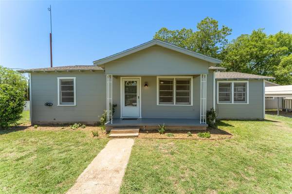 208 S 3rd Street, Bangs, TX 76823