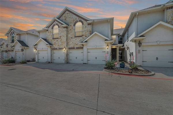 2621 Eagle Drive, Grapevine, TX 76051