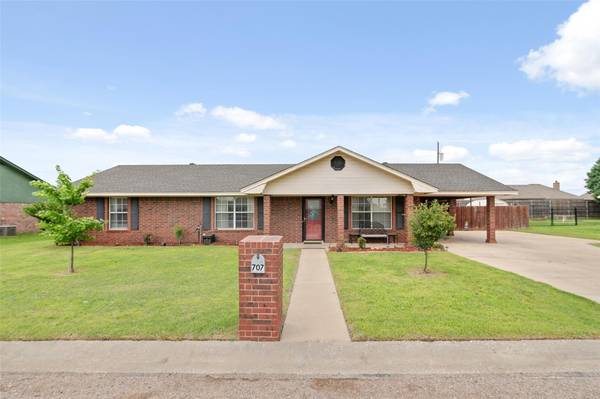 707 Patti Court, Collinsville, TX 76233