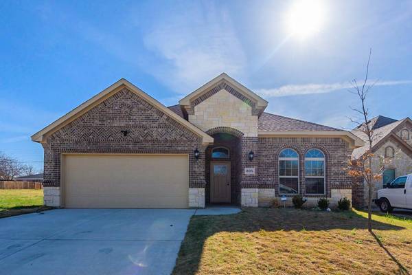 805 Tapley Street, Grand Prairie, TX 75051