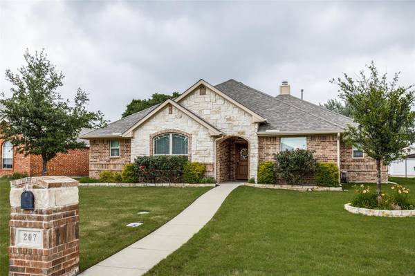 207 Aster Drive, Sanger, TX 76266