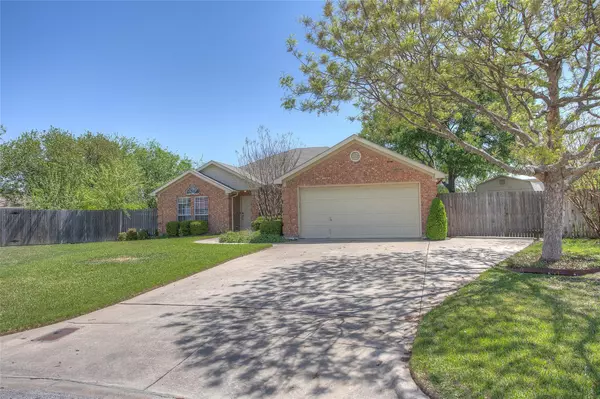 7400 Marsarie Court, Fort Worth, TX 76137