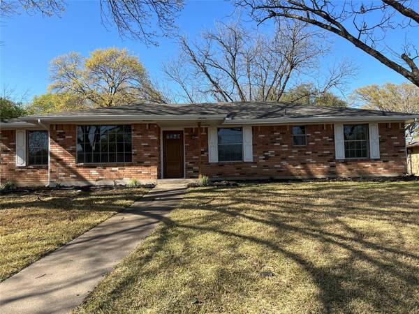 321 Shockley Avenue, Desoto, TX 75115