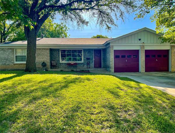 504 Kimbrough Street, White Settlement, TX 76108