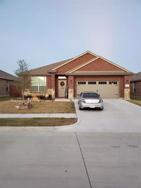 2508 Sunburst Drive, Glenn Heights, TX 75154