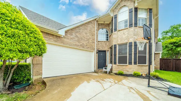 2303 Springmere Drive,  Arlington,  TX 76012