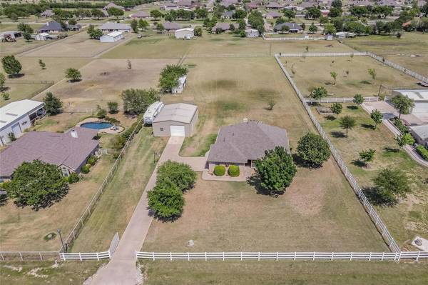 14708 Meadowland Circle, Newark, TX 76071