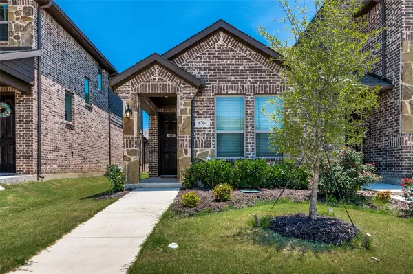 6704 Farsight Drive, Fort Worth, TX 76179