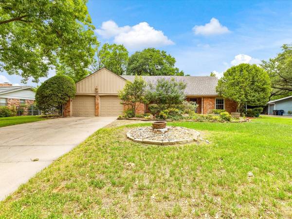 4217 Shannon Drive, Fort Worth, TX 76116