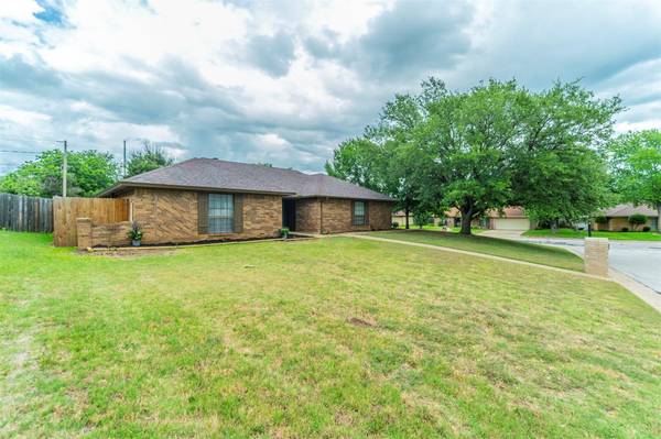 241 Timber Ridge Drive, Burleson, TX 76028