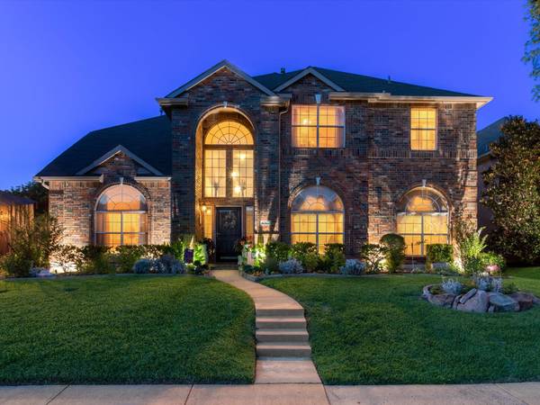 4901 Petersburg Drive, Rowlett, TX 75088