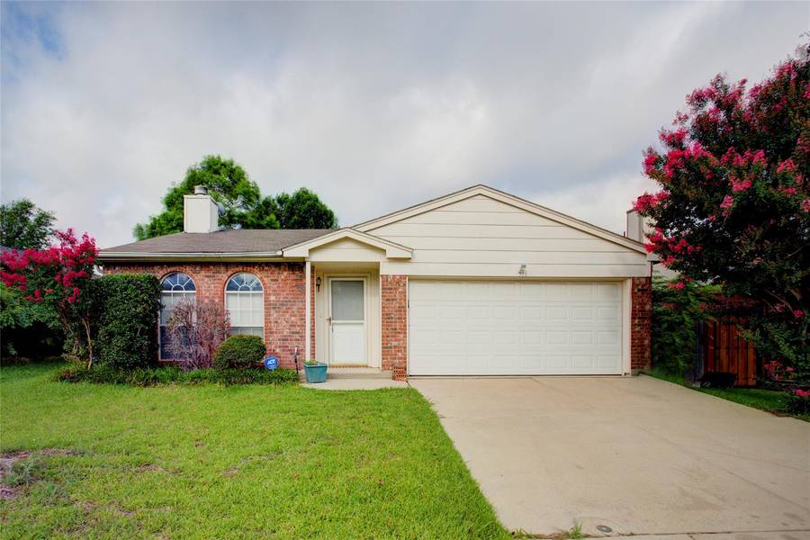 516 Hollyberry Drive, Mansfield, TX 76063