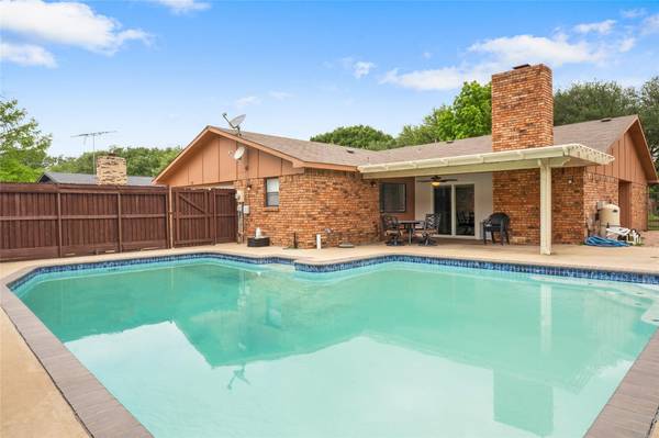 5048 Pemberton Lane, The Colony, TX 75056