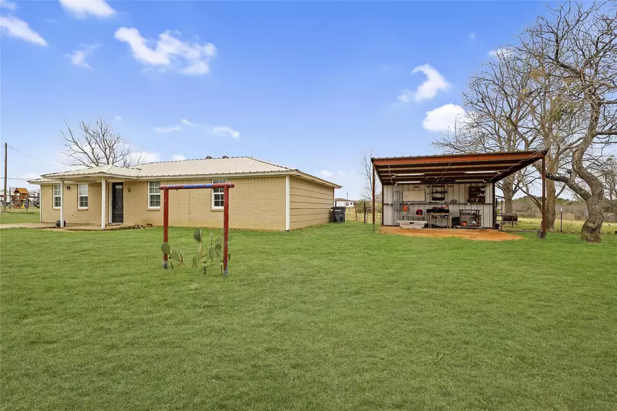 105 Cedar Road, Weatherford, TX 76087