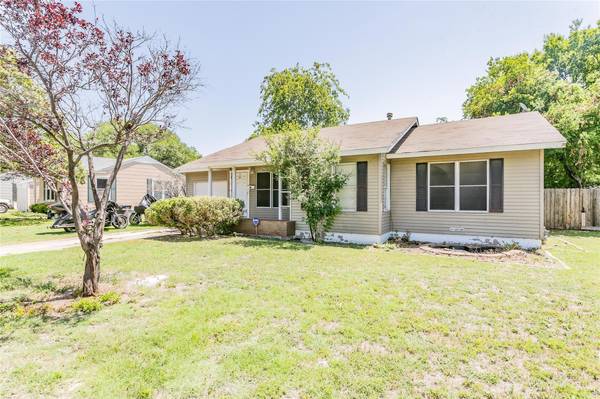 5037 Marks Place, Fort Worth, TX 76116