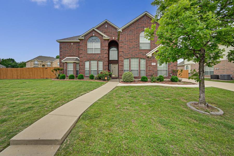 1001 Saint Gregory Drive, Mansfield, TX 76063