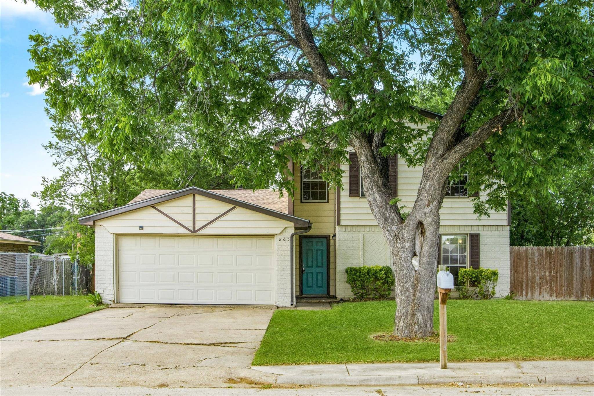 865 Wendy Drive, Grand Prairie, TX 75052