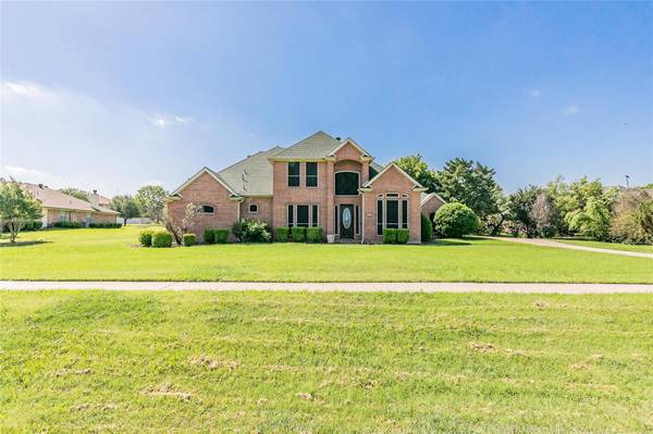 2828 S Lakeview Drive, Cedar Hill, TX 75104