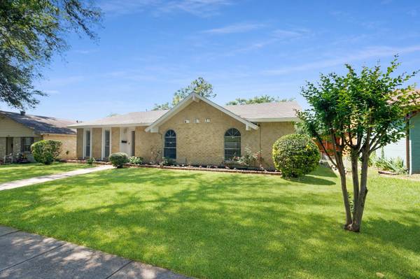 407 Ivy Way, Garland, TX 75043