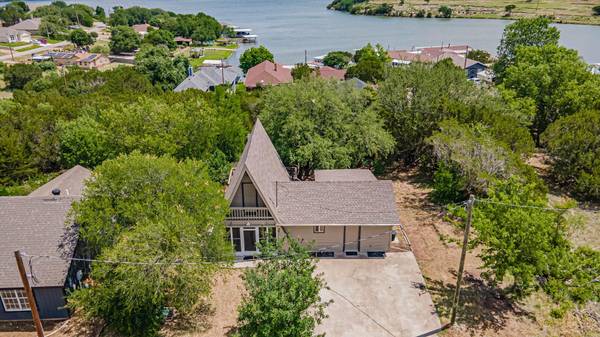 2707 Austin Drive, Granbury, TX 76048