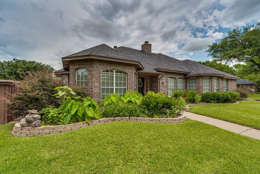 1303 Fairfax Drive, Mansfield, TX 76063