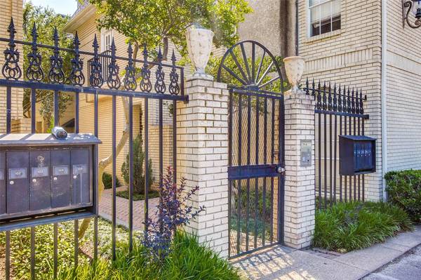 4507 Holland Avenue #104,  Dallas,  TX 75219