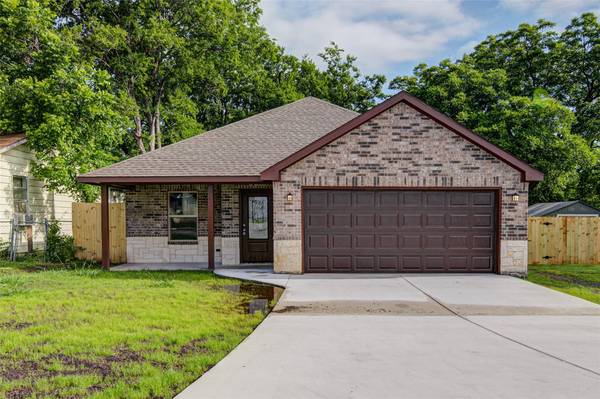 7816 Longfield Drive, White Settlement, TX 76108