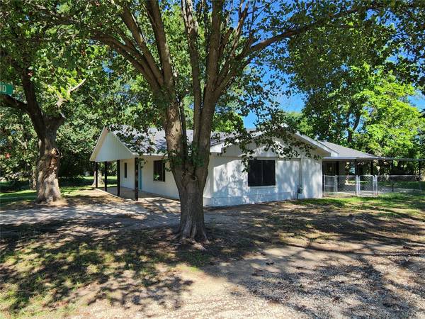 151 E Beaumont, Cooper, TX 75432