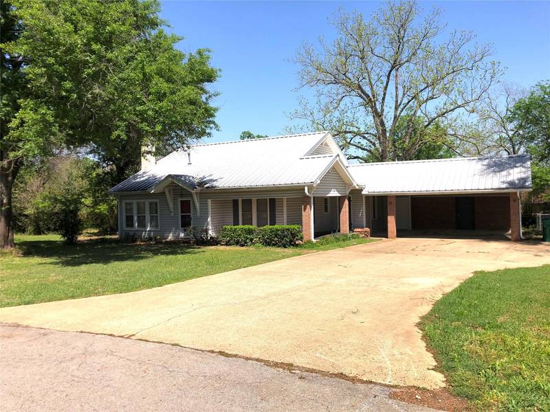 108 W Gregg Street, Fairfield, TX 75840