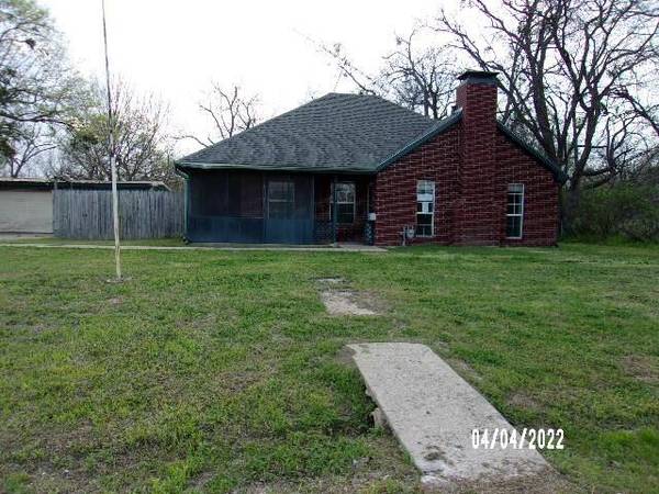 106 S Taylor Street, Ladonia, TX 75449