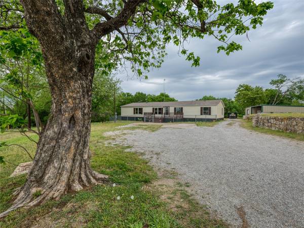 235 W Reno Road, Reno, TX 76020