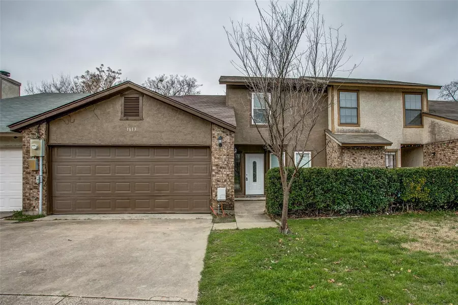 1613 Willow Lane, Euless, TX 76039