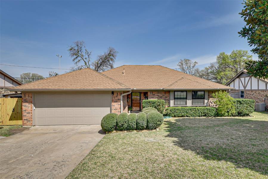 2306 Westpark Way Circle, Euless, TX 76040