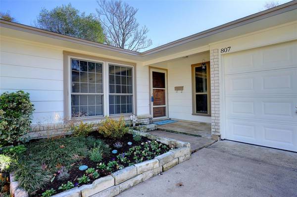 807 N Ector Drive, Euless, TX 76039