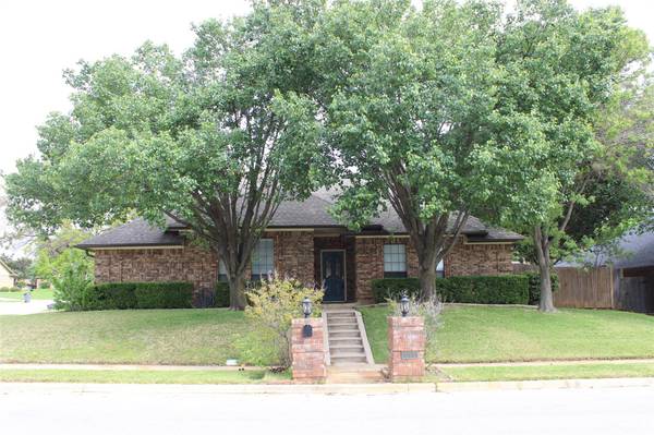 514 Allen Drive, Euless, TX 76039