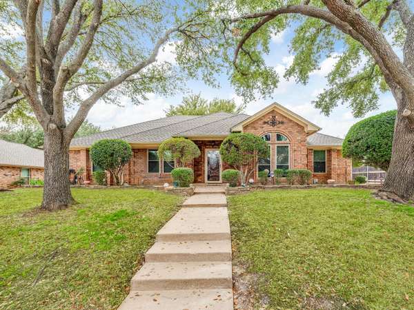 1807 Bent Tree Drive, Euless, TX 76039