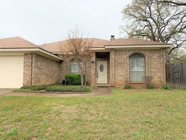 2300 Christopher Lane, Euless, TX 76040