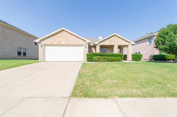 505 Angela Lane, Euless, TX 76039