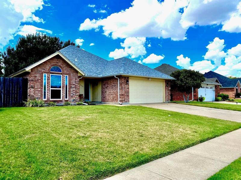 3509 Tommy Hays Drive, Haltom City, TX 76117