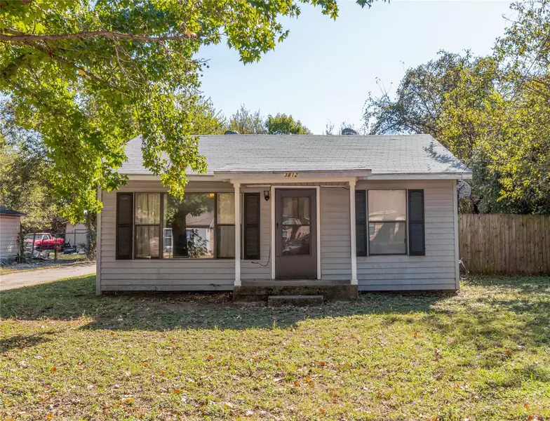 3812 Selma Street, Haltom City, TX 76111