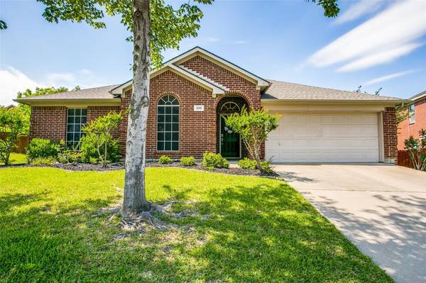 209 Cliffdale Drive, Euless, TX 76040